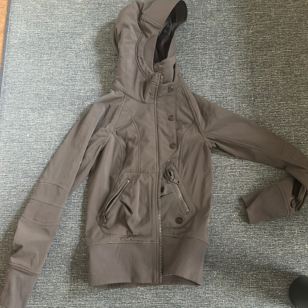 Grey crop lululemon jacket size 2/4
